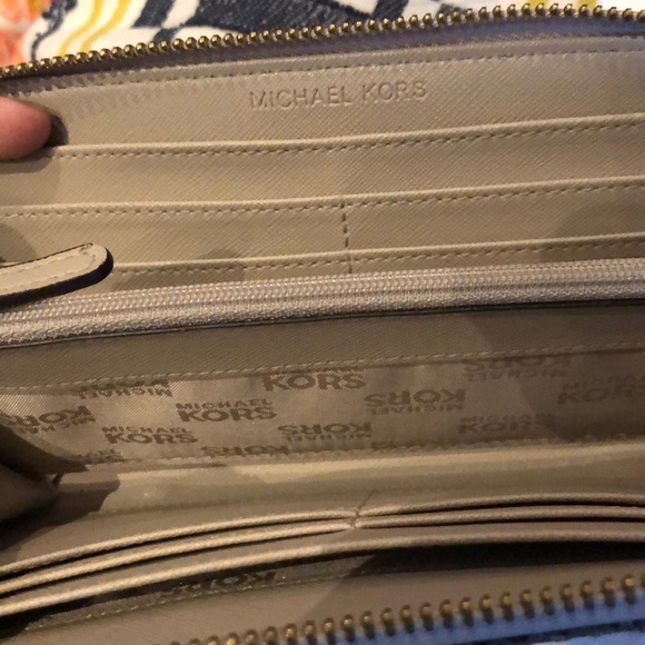 Michael Kors Snake Print wallet SOLD EBay - Picture 8 of 9